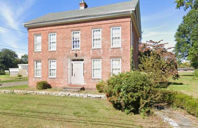 8 Church Street - 8 Church Street, Broad Brook, CT 06016