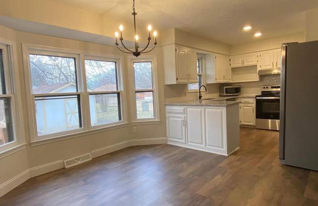 Charming 3-Bedroom Home in a Great South Springfield Location! photos photos