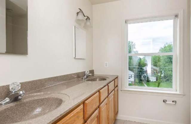 5235 CROWSON Avenue Gallery 3