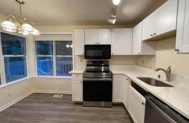 5931 SIR CAMBRIDGE Way Gallery 2