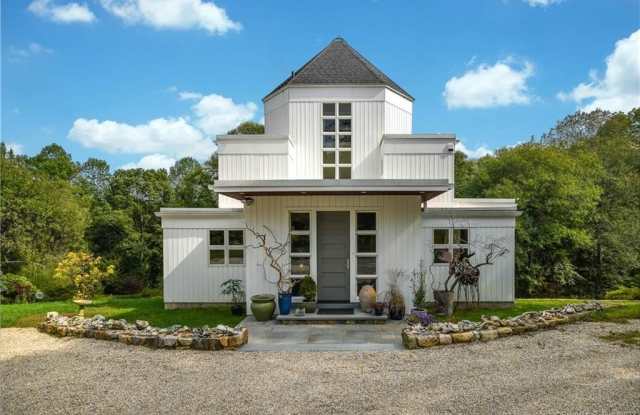 150 Lonetown Road photos photos