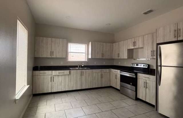 2002 Garden Ridge Drive - 4 photos photos