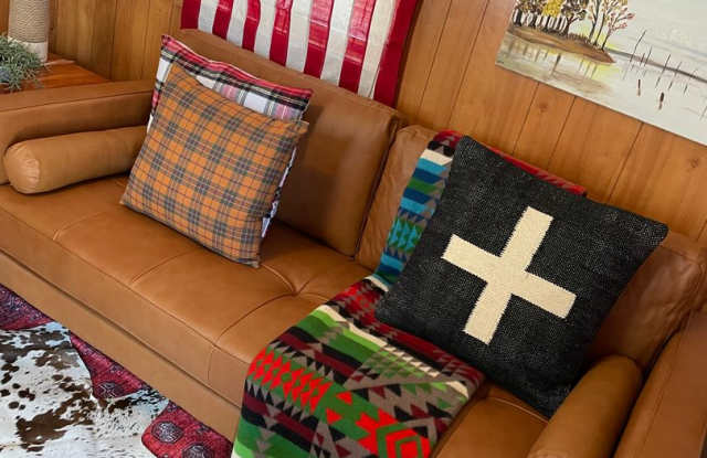 Hudson's Boat House - FOR RENT Gallery 3
