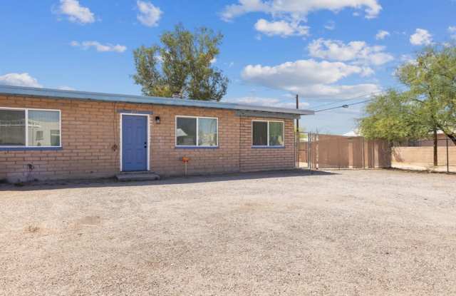 2 Bedroom 2 Bathroom Home with Flex Space & Spacious Backyard! photos photos 2 Bedroom 2 Bathroom Home with Flex Space & Spacious Backyard! photos photos
