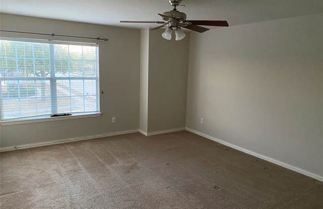 949 Englewood Lane Gallery 4