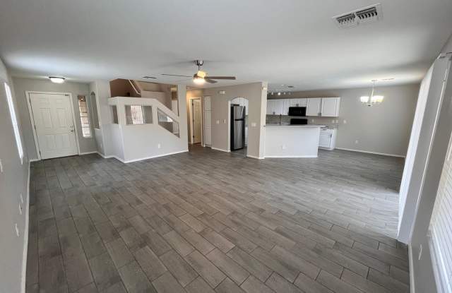 Renovated Home in San Tan Valley – $1,795/Month – 2 Weeks FREE Rent! Gallery 1