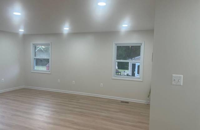 2707 FAWN Lane Gallery 4
