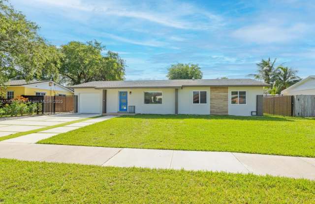 18013 SW 89th Pl photos photos