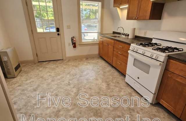 206-208 North Champlain Street - 208 Gallery 3