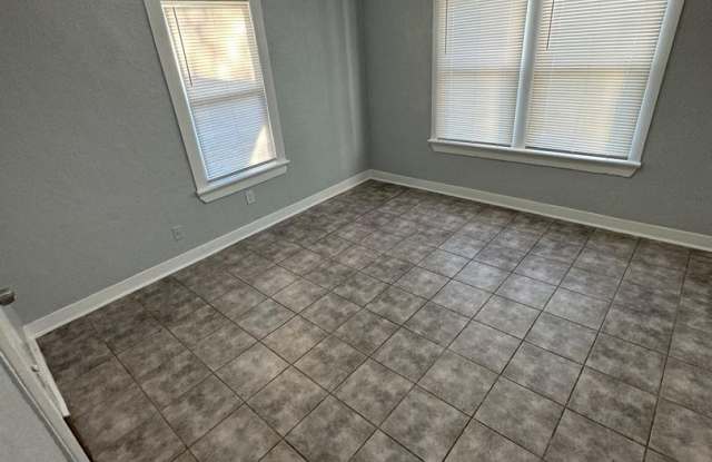 Fully Renovated 2/1 Single Family House Available for Immediate Rent! photos photos