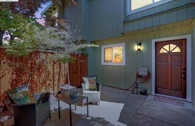 2 Bed/ 1.5 Bath Townhome in Rohnert Park photos photos
