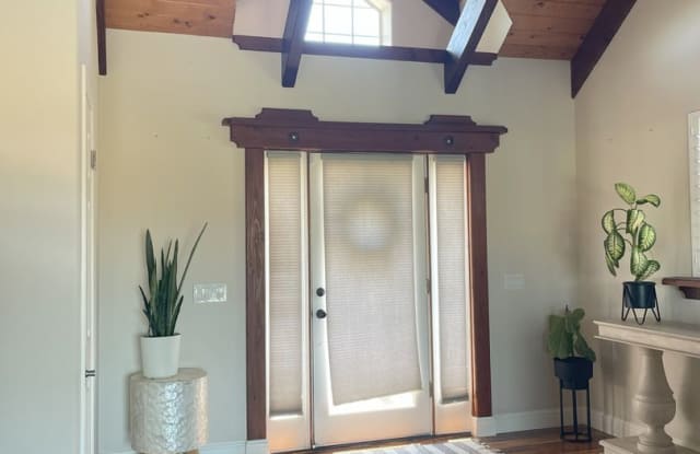 Beautiful 2 Bedrooms Plus Office, 3 Bathrooms Waterfront Multi Story Home in Napa Carneros Region with Spectacular Views - 3270 Cuttings Wharf Road, Napa County, CA 94559