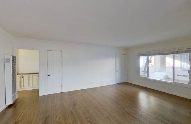 1114 S Sherbourne Dr Gallery 3