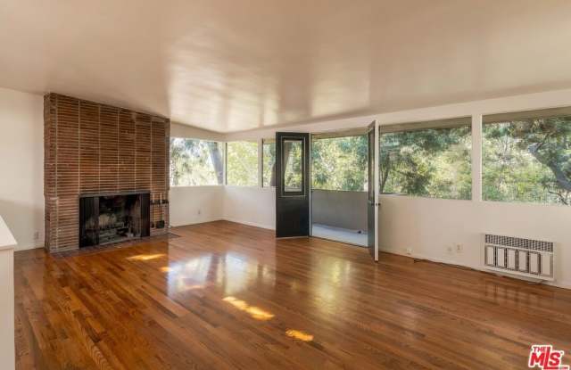 2409 Panorama Ter Gallery 4