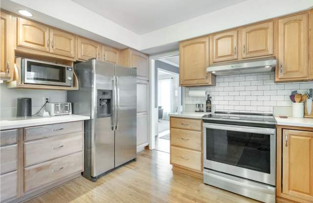Fully Furnished 5 Bedroom 2.5 Bathroom in Madison, WI photos photos
