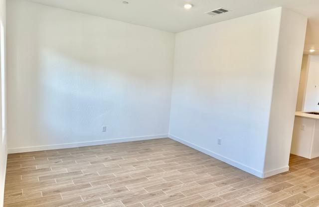 Newly-Built  5 Bedroom Home In Riverstone Community Gallery 4