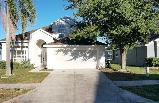 667 Downing Cir - 667 Downing Circle, Four Corners, FL 33897