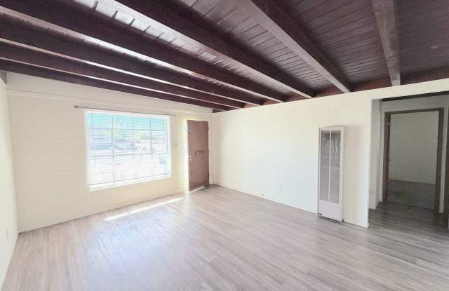 Fantastic Home located in the NE Heights!!! Large Backyard Gallery 4