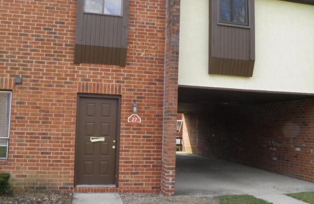27 King Arthur Blvd - 27 King Arthur Ct, Westerville, OH 43081