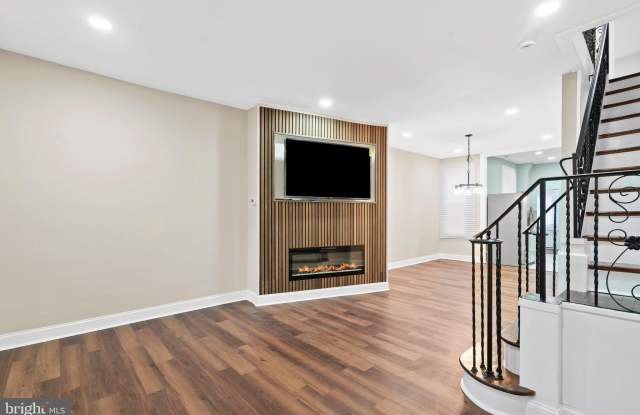 5611 STEWART Street Gallery 4