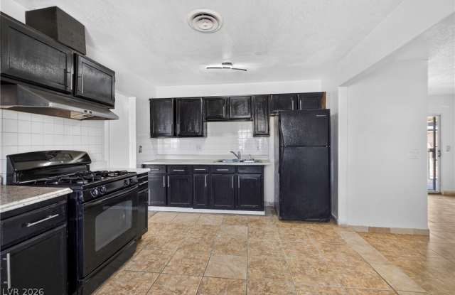 3421 Lillis Circle Gallery 2