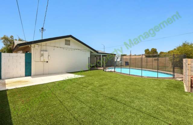 Charming Ranch-Style Home on a Corner Lot w/ a Private Pool in the Heart of Chandler Gallery 3