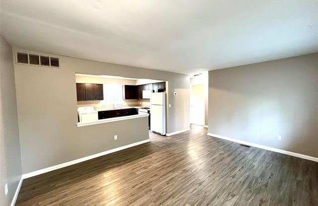 9097 Garfield Drive Gallery 2
