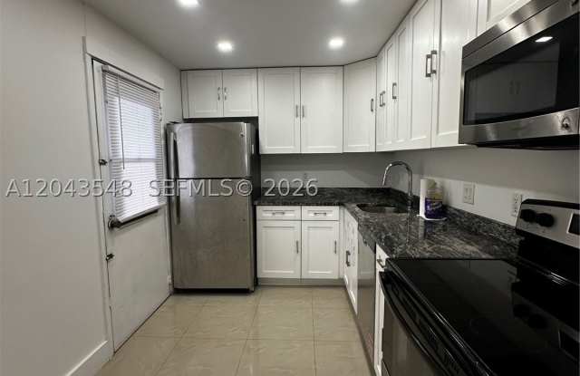 3475 N Country Club Dr Gallery 4