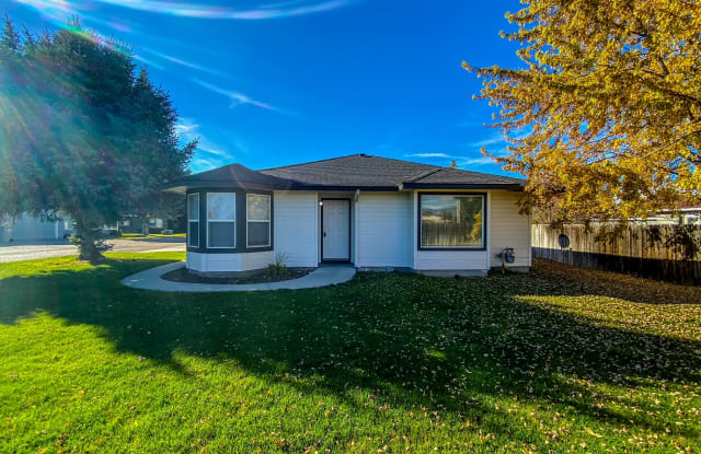 3025 N. Maple Grove, photos photos