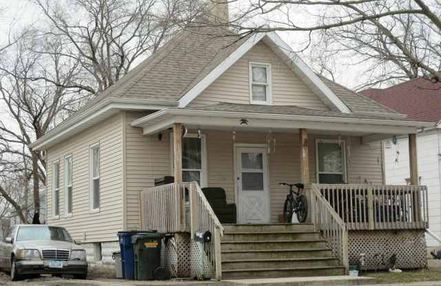 218 E 9th St photos photos