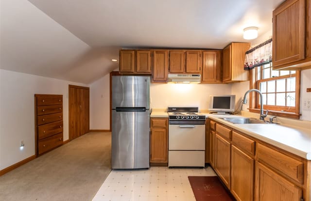 391 New Boston Road - 391 New Boston Rd, Rockingham County, NH 03034