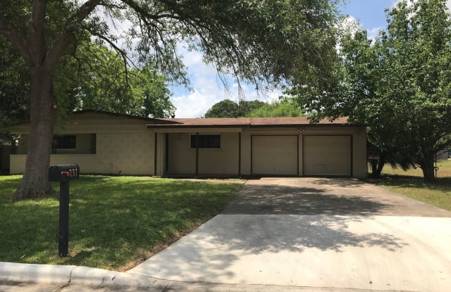 201 Lemonwood Ave - 201 Lemonwood Avenue, Universal City, TX 78148