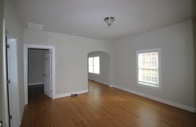 212 N Main Street Gallery 3