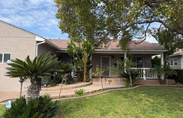 Large 8 Bedroom 4 Bath House Right Next to Campus! Gallery 4
