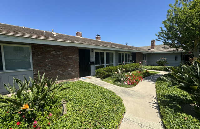 Upgraded 2 bed, 2 bath townhome for lease in Tustin. Must see !! photos photos