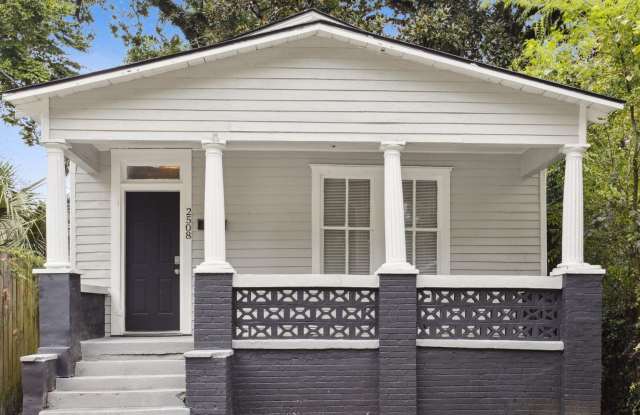 Large 3BR/2BA Near Downtown Savannah Home For Rent photos photos