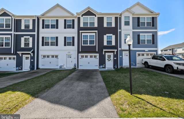 134 HERITAGE Court photos photos