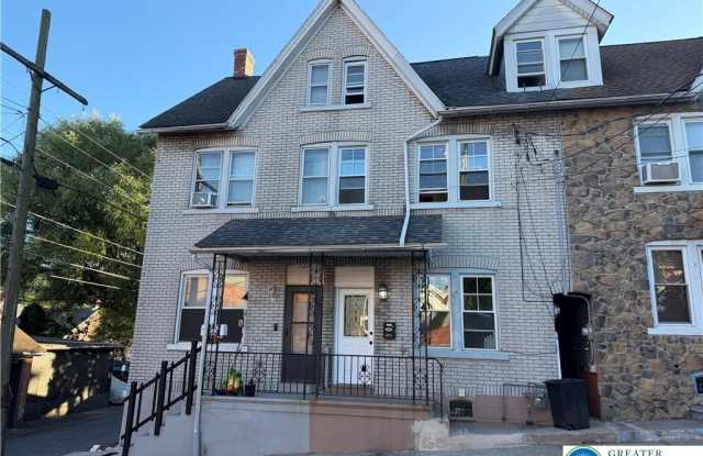 722 N Clewell Street Gallery 2