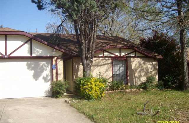 1915 Lost Creek L/O - 1915 Lost Creek Dr, Arlington, TX 76006