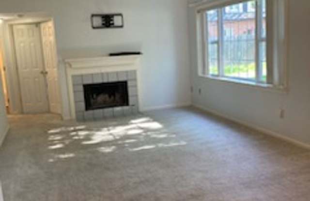 Spacious Washington Township Two Bedroom Ranch Near 86th and Ditch Rd Gallery 3