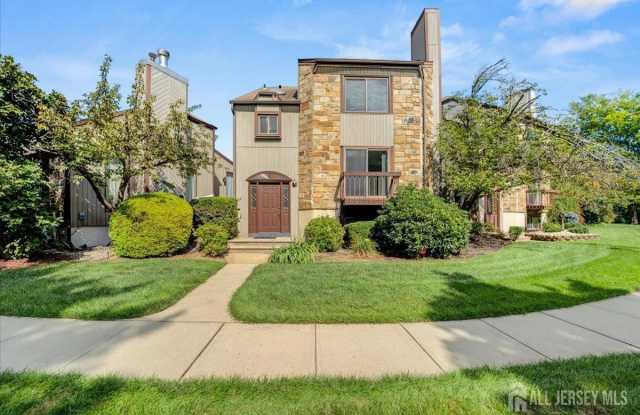 17 Emerald Lane Gallery 1