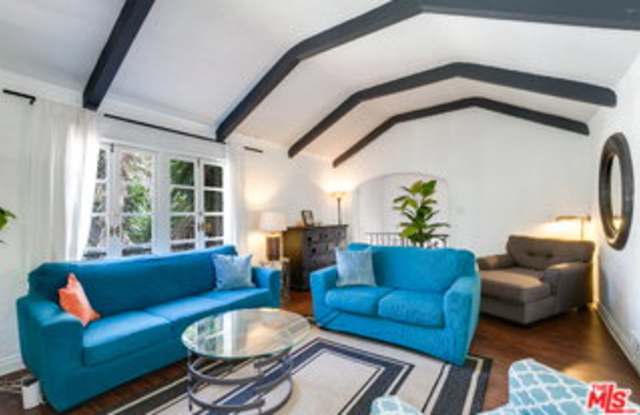 139 Rexford Drive Gallery 2