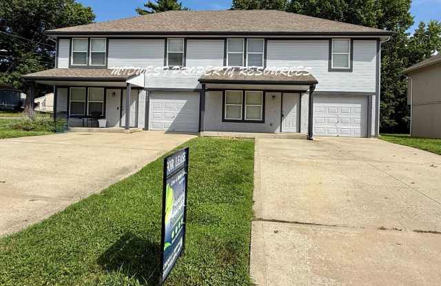 2 Story Freshly Updated Duplex in Raytown photos photos