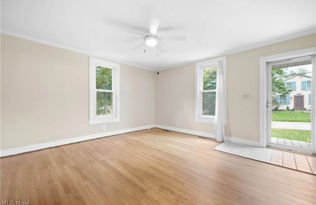 6917 Daisy Avenue Gallery 2