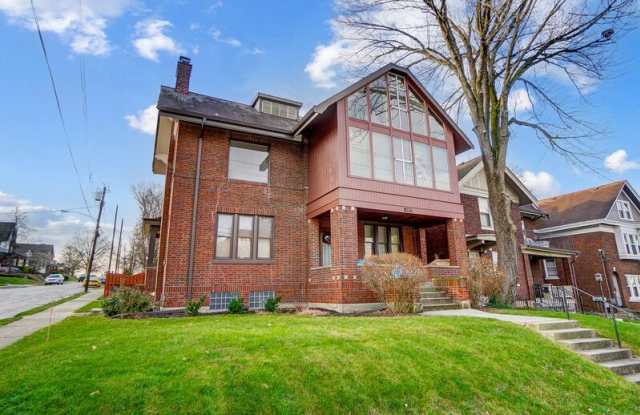 2881 Observatory Ave photos photos