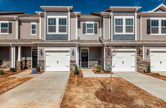 AVAILABLE NOW, $500 OFF FIRST FULL MONTHS RENT! photos photos