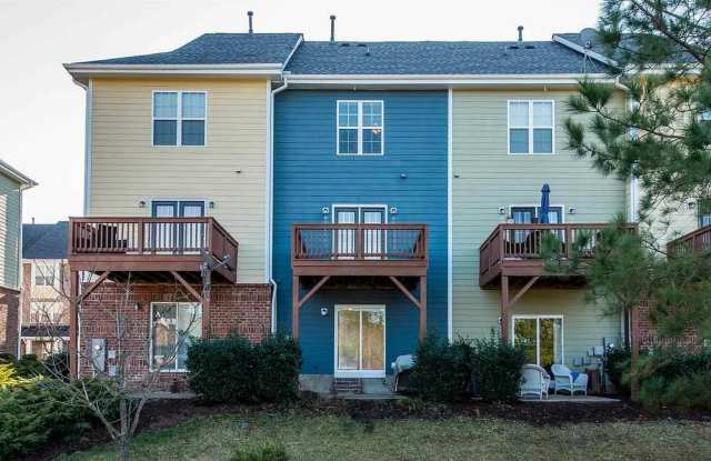 Room in 3 Bedroom Townhome at Dove Cottage Ln Gallery 4