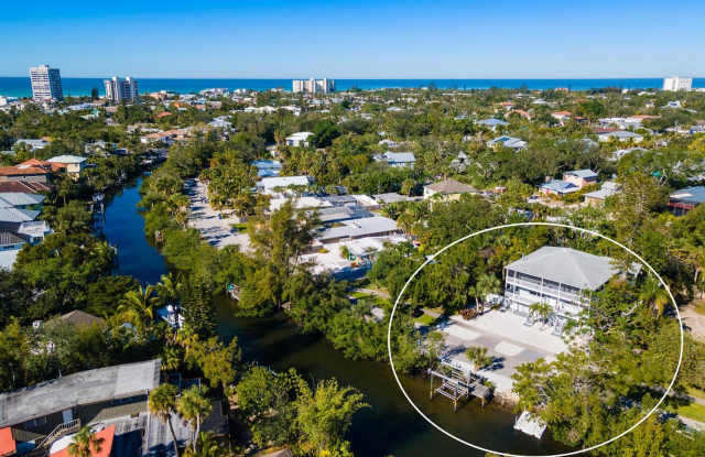 Exceptional Key West-Style Waterfront Estate | Annual Lease on Siesta Key Gallery 3
