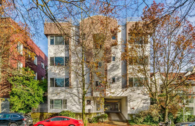 Spacious 1 Bed 1 Bathroom Capitol Hill Unit! - 1828 11th Avenue, Seattle, WA 98122