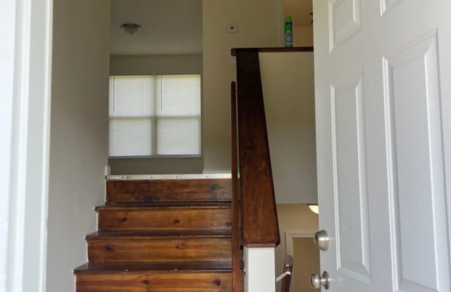 4 beds 1.5 baths on 1/2 acre lot Gallery 4